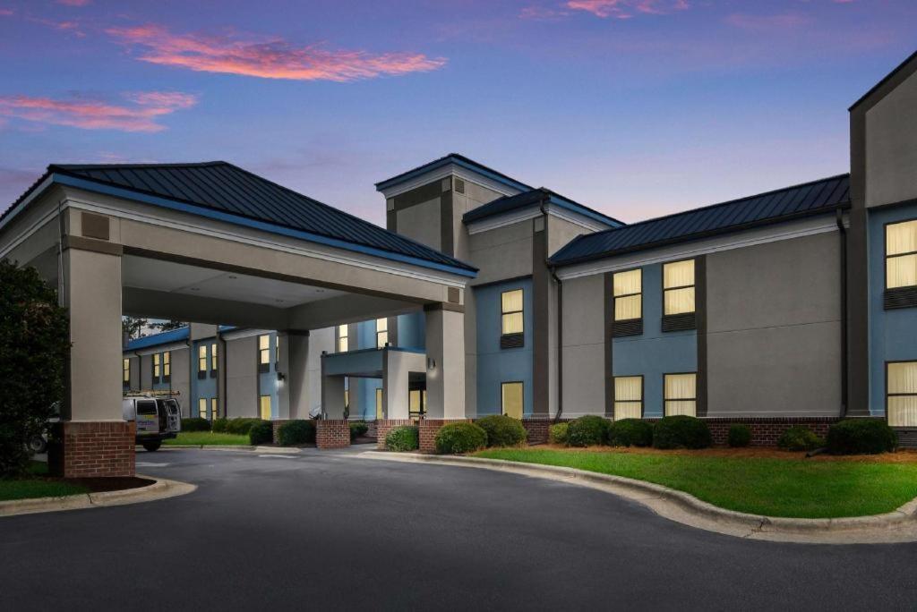 Surestay Plus Hotel Tarboro Exterior photo
