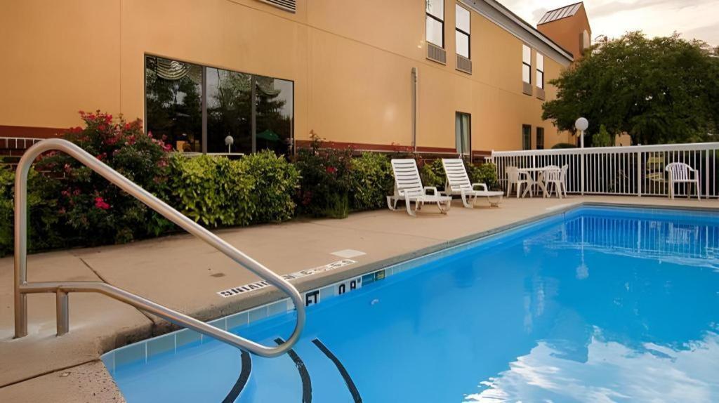 Surestay Plus Hotel Tarboro Exterior photo